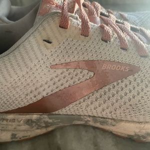 Size 9 Brooks Running Sneakers